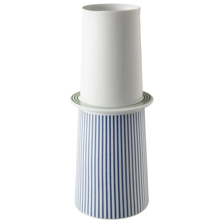 1616 / arita japan PC flower vase