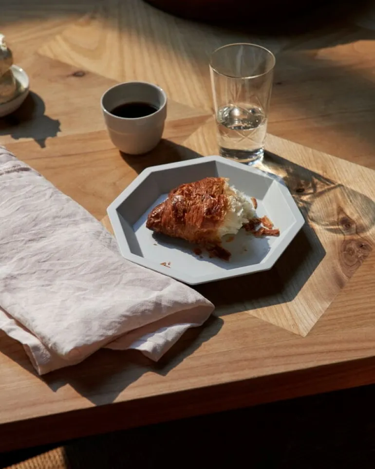 1616 / arita japan TY Anise 150 plate, unglazed grey