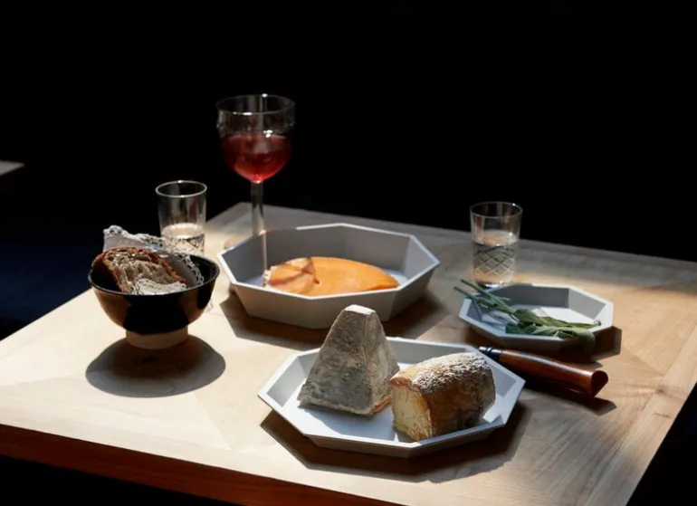 1616 / arita japan TY Anise 220 plate, unglazed grey