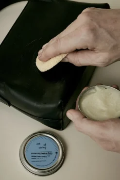 Act of Caring Protecting Leather Balm, mini 10 ml