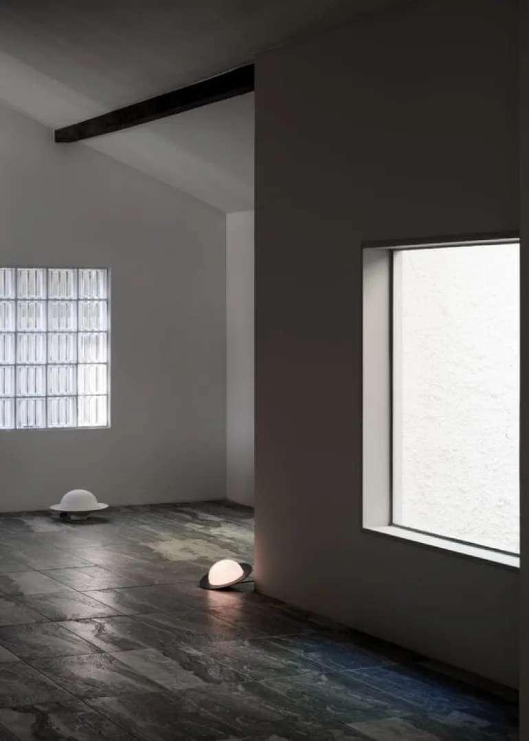 AGO Alley Still table lamp, large, charcoal