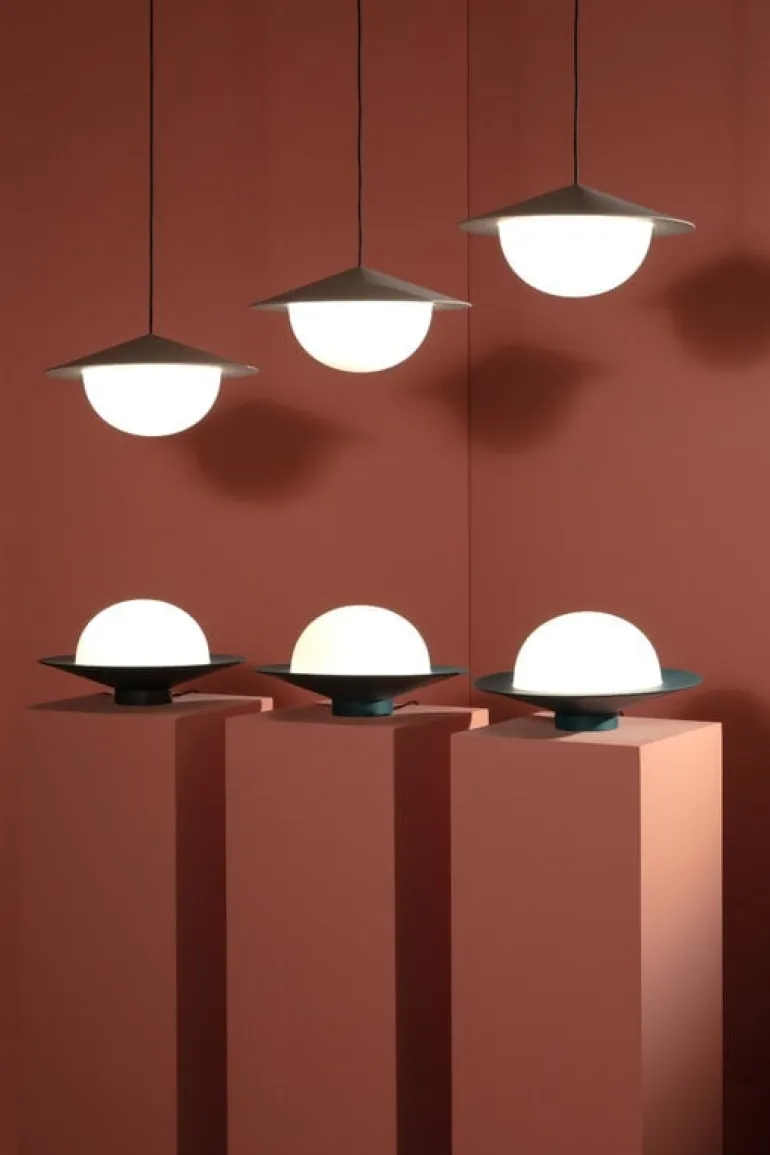 AGO Alley Still table lamp, large, egg white