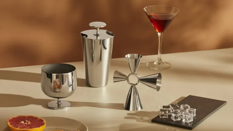 Alessi Parisienne shaker, stainless stell