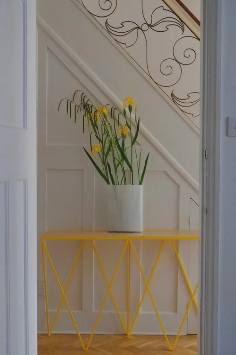 &New Giraffe console table, yellow