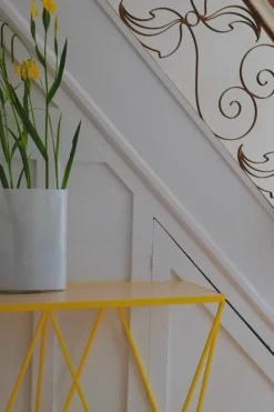 &New Giraffe console table, yellow