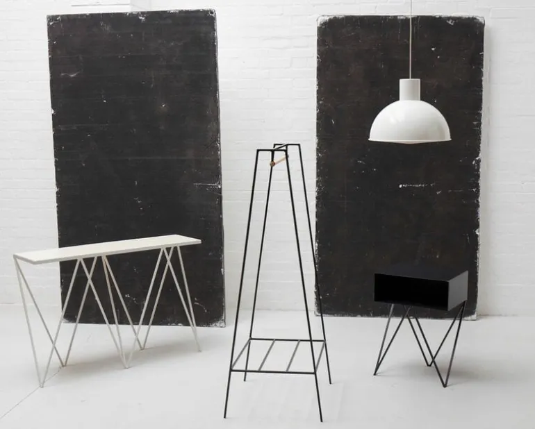 &New Giraffe console table, paper white