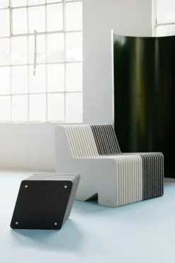 &New Jää side table, black