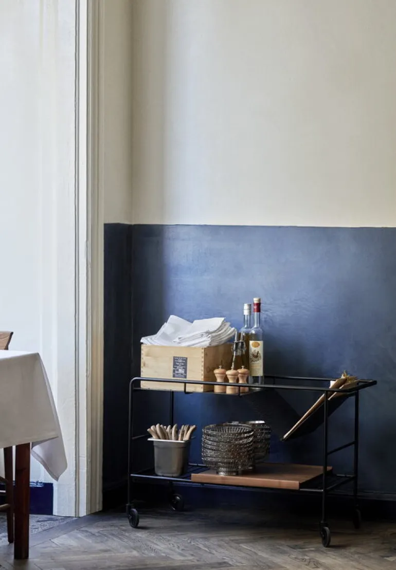 &Tradition Alima NDS1 trolley, matt black - lacquered walnut