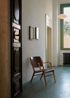 &Tradition AX HM11 lounge chair with armrest, oak - walnut