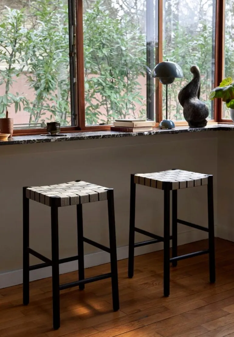 &Tradition Betty TK7 counter stool 66 cm, black - natural webbing