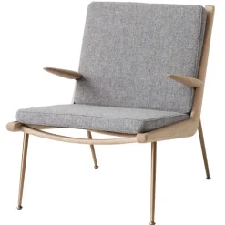 &Tradition Boomerang HM2 lounge chair, Hallingdal 130 - white oiled oak
