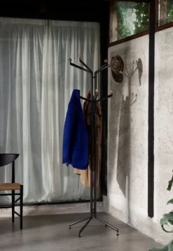 &Tradition Capture SC77 coat stand, graphite - oak