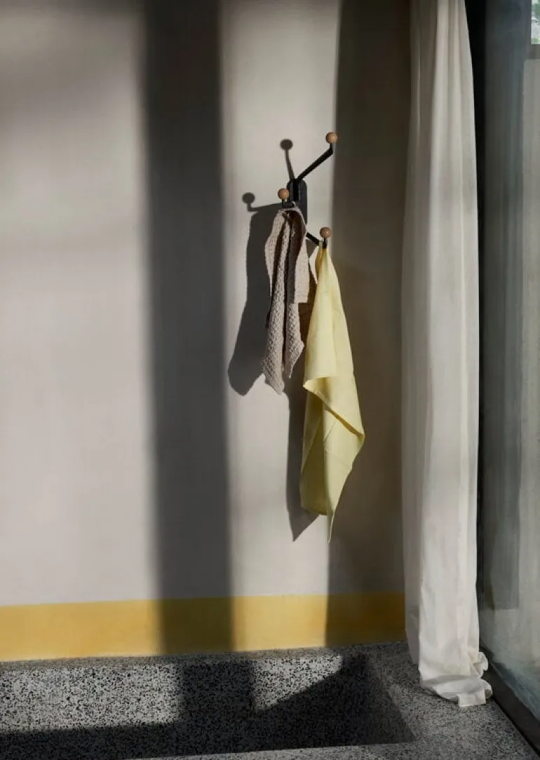 &Tradition Capture SC74 wall hook, small, graphite - oak