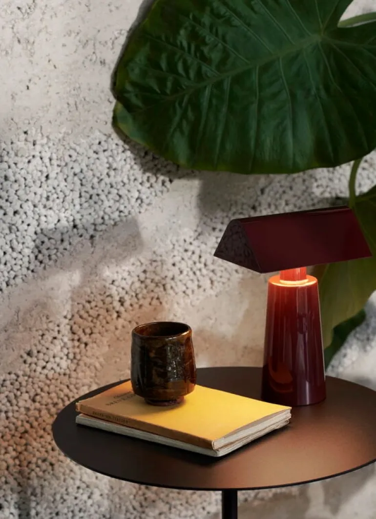 &Tradition Caret MF1 portable table lamp, dark burgundy