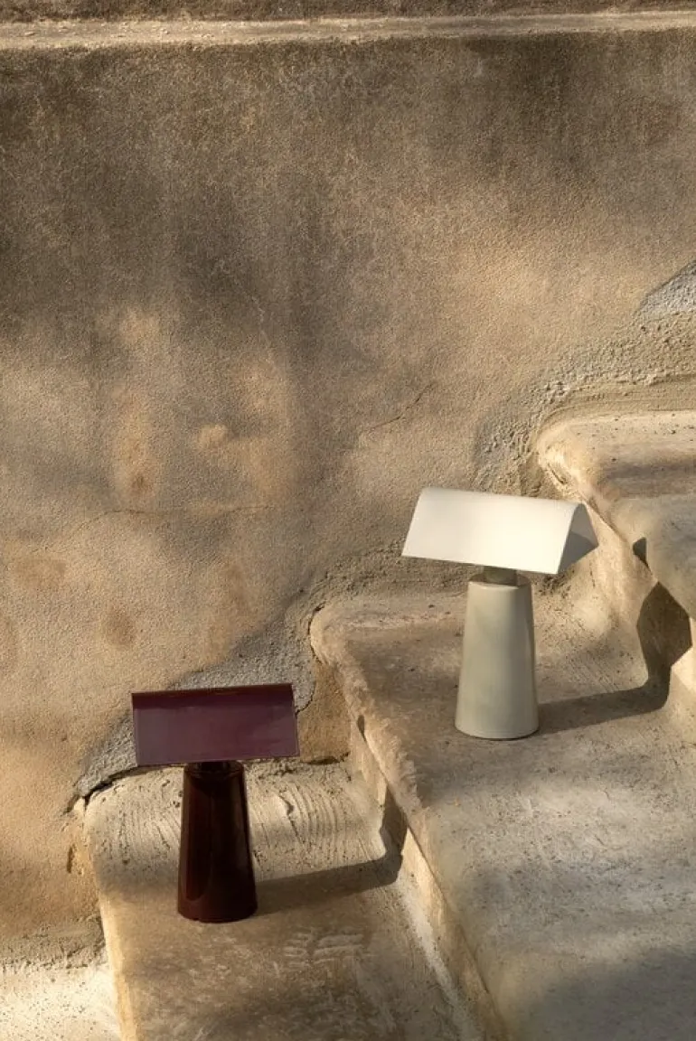 &Tradition Caret MF1 portable table lamp, dark burgundy