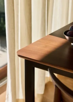 &Tradition Drip HW115 dining table, 143 x 83 cm, lacquered walnut - black