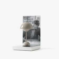 &Tradition Flowerpot VP9 portable table lamp, grey beige