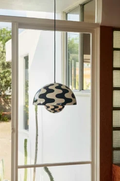 &Tradition Flowerpot VP7 pendant, black - white