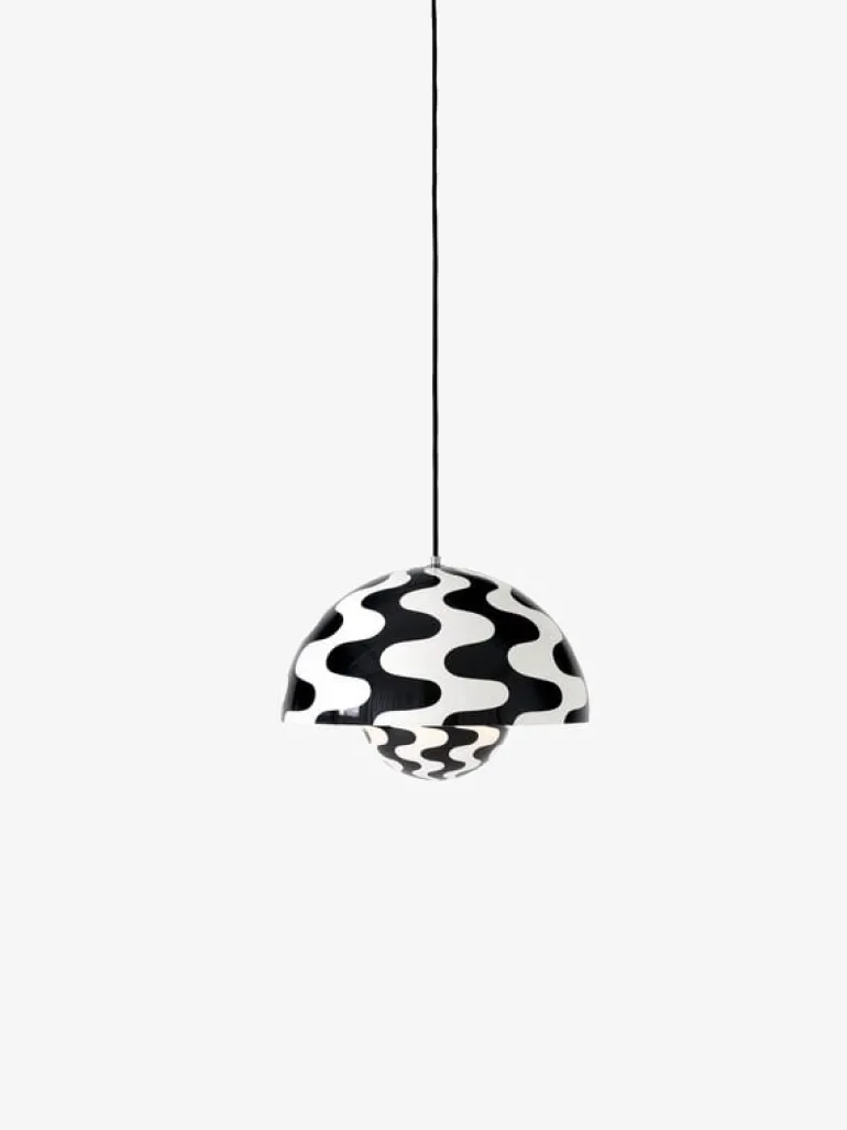 &Tradition Flowerpot VP7 pendant, black - white