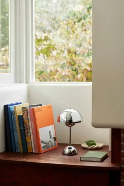 &Tradition Flowerpot VP9 portable table lamp, chrome plated