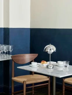 &Tradition Flowerpot VP9 portable table lamp, chrome plated