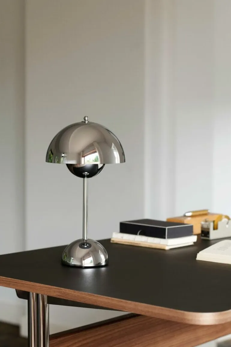 &Tradition Flowerpot VP9 portable table lamp, chrome plated