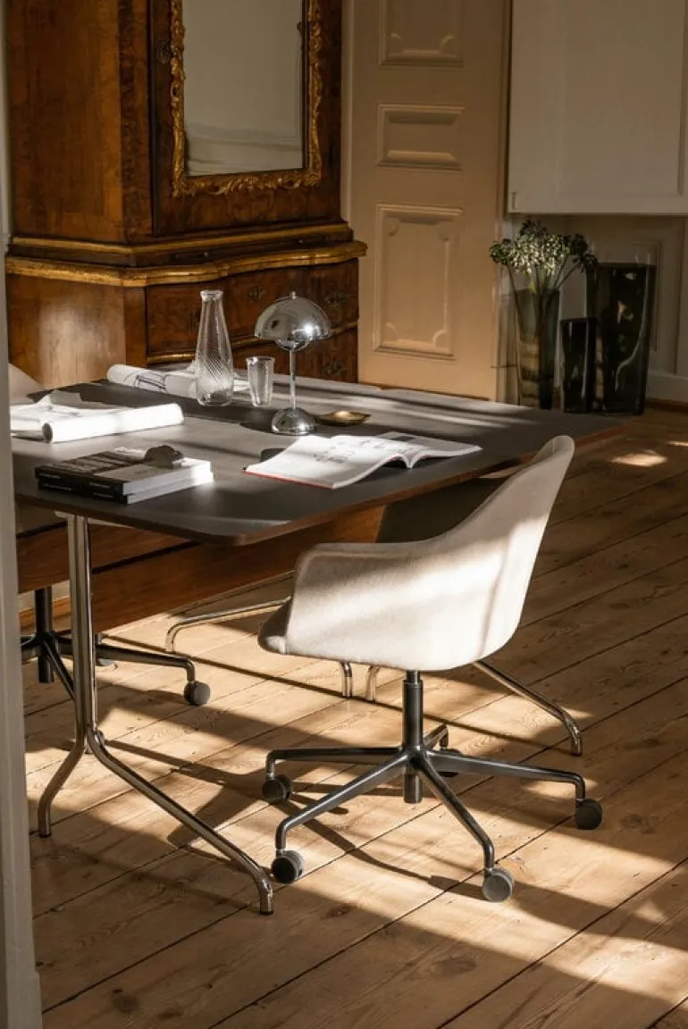 &Tradition Flowerpot VP9 portable table lamp, chrome plated