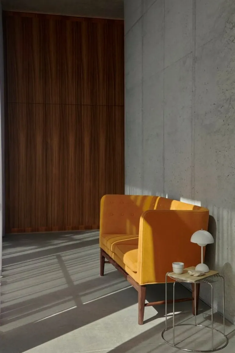 &Tradition Flowerpot VP9 portable table lamp, matt white