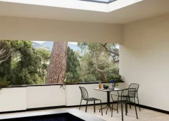 &Tradition Flowerpot VP9 portable table lamp, cobalt blue