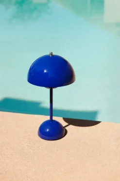 &Tradition Flowerpot VP9 portable table lamp, cobalt blue