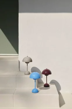 &Tradition Flowerpot VP9 portable table lamp, swim blue