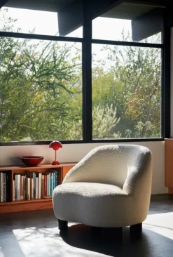 &Tradition Flowerpot VP9 portable table lamp, vermilion red