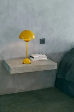 &Tradition Flowerpot VP3 table lamp, mustard