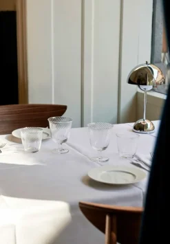 &Tradition Flowerpot VP9 portable table lamp, brass plated