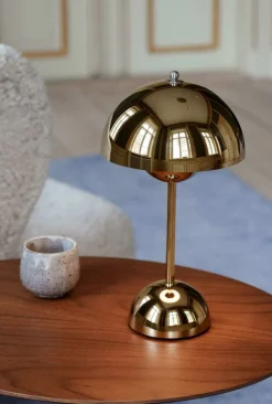 &Tradition Flowerpot VP9 portable table lamp, brass plated