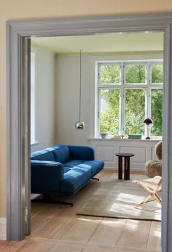 &Tradition Flowerpot VP3 table lamp, dark plum