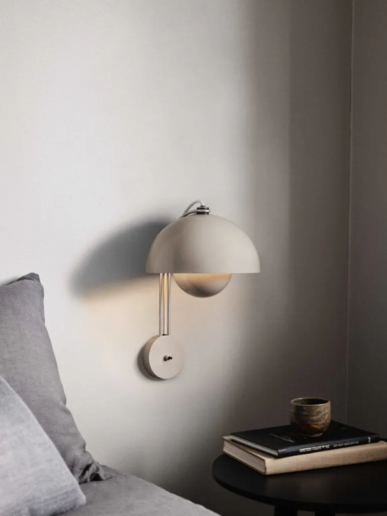 &Tradition Flowerpot VP8 wall lamp, grey beige