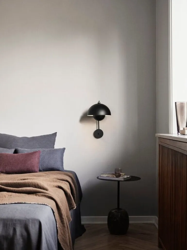 &Tradition Flowerpot VP8 wall lamp, grey beige