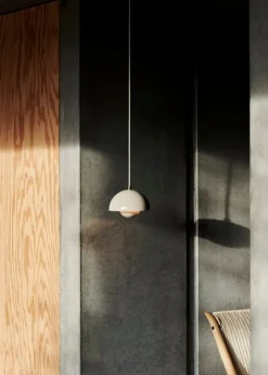 &Tradition Flowerpot VP10 pendant, grey beige