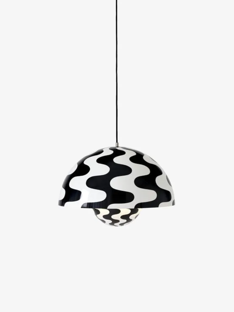 &Tradition Flowerpot VP2 pendant, black - white
