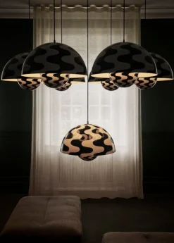 &Tradition Flowerpot VP2 pendant, black - white