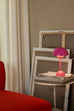 &Tradition Flowerpot VP9 portable table lamp, tangy pink