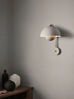 &Tradition Flowerpot VP8 wall lamp, matt light grey