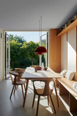 &Tradition Flowerpot VP7 pendant, dark plum