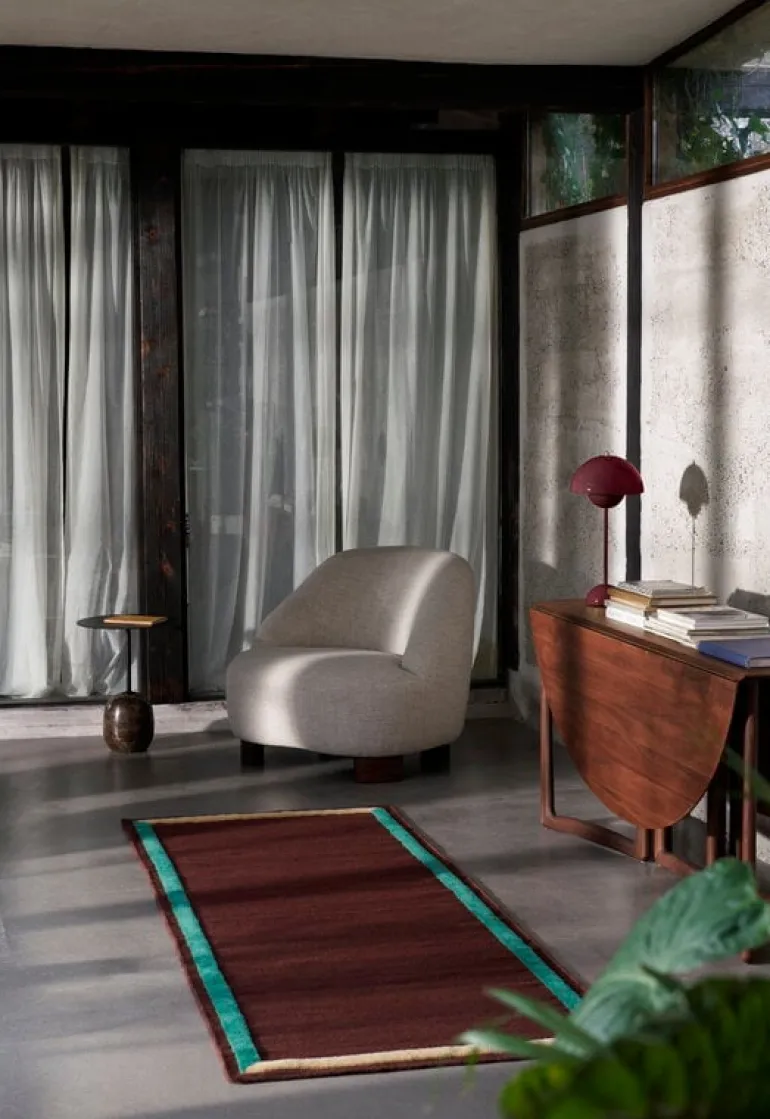 &Tradition Framed AP14 wool rug, 90 x 240 cm, plum