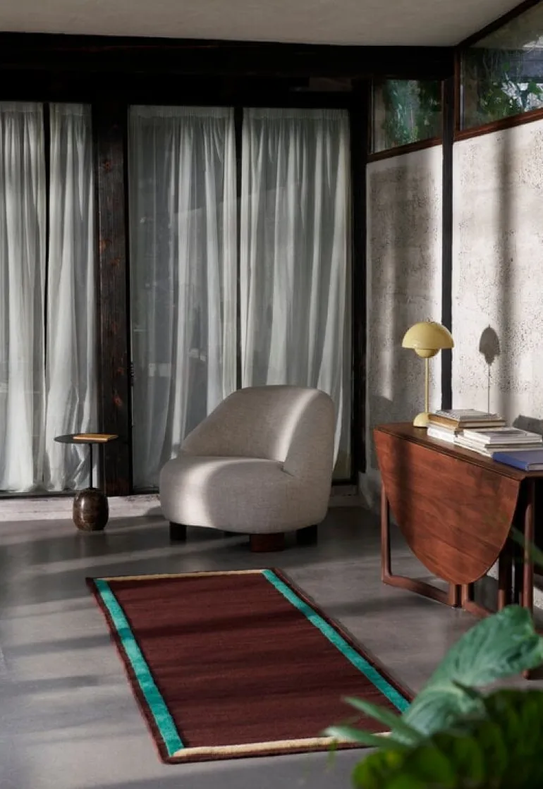 &Tradition Framed AP14 wool rug, 90 x 240 cm, plum