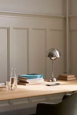 &Tradition In Between SK5 table, 90x200 cm, lacquered oak