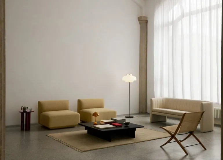 &Tradition Ita OS4 coffee table, 110 x 110 cm, dark stained oak