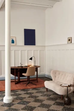 &Tradition Little Petra VB2 sofa, Moonlight sheepskin - oiled walnut