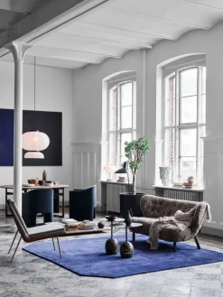 &Tradition Little Petra VB2 sofa, Sahara Curly sheepskin - oiled walnut